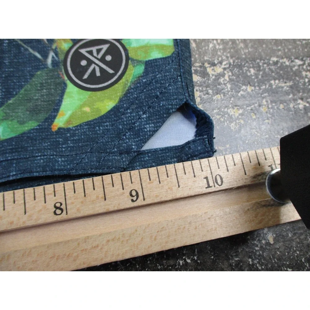 Roark Shorts Mens 30 Navy Passage 18 La Selva Boardshorts Floral Tropical RB402